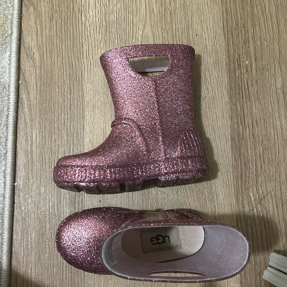 Toddler Ugg girl pink sparkle rain boots size 8